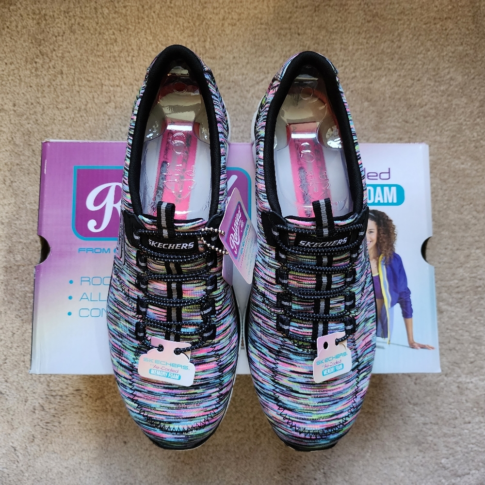 NWT Sketchers memory foam sneakers, size 9